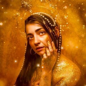 Meet your Posher, Angela